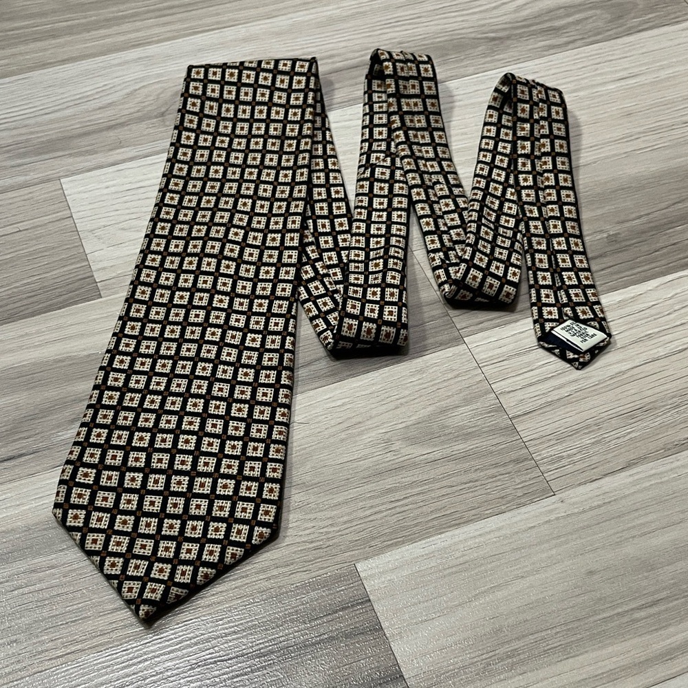 GAP Mens Navy Blue Gold Geometric Patterned Tie Made in the USA 100% Silk Office